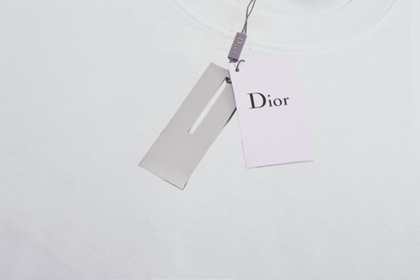 ブランドTシャツ側面デザイン